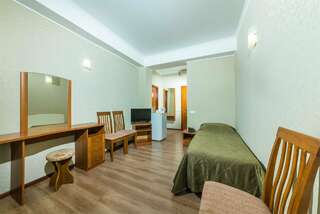 Гостевой дом Олимп Анапа Стандартный трехместный номер-2