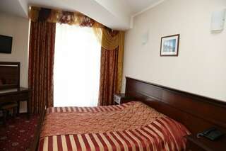 Гостевой дом Олимп Анапа Двухместный двухкомнатный улучшенный номер с балконом-6