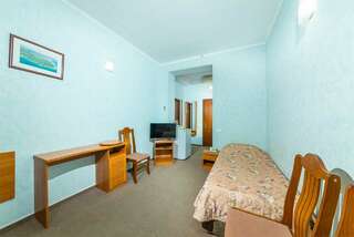 Гостевой дом Олимп Анапа Стандартный трехместный номер-4