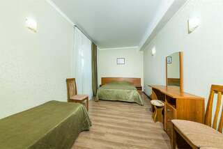 Гостевой дом Олимп Анапа Стандартный трехместный номер-1